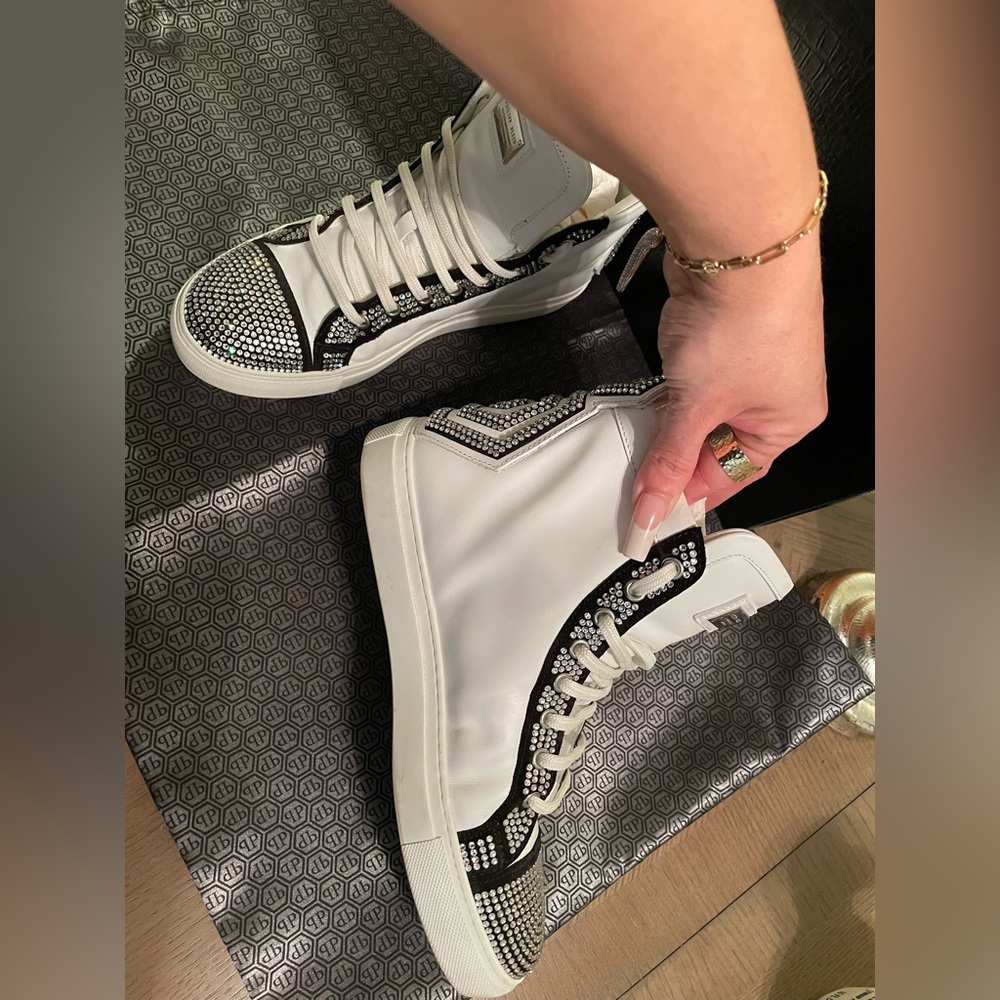 PHILIPP PLEIN
Hightop Crystal Embellished Sneakers